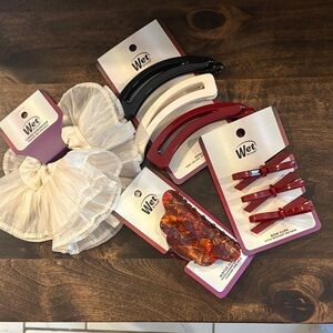 Wet Brush Women's Hair Accessories Bundle - (4) Large Scrunchie, Clips, Claw